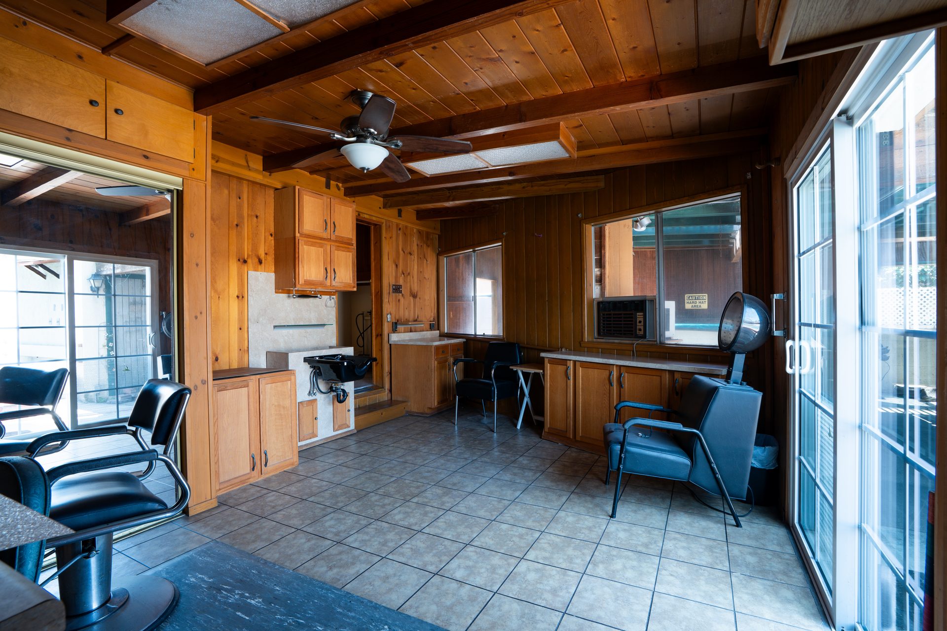 Sunroom before editing