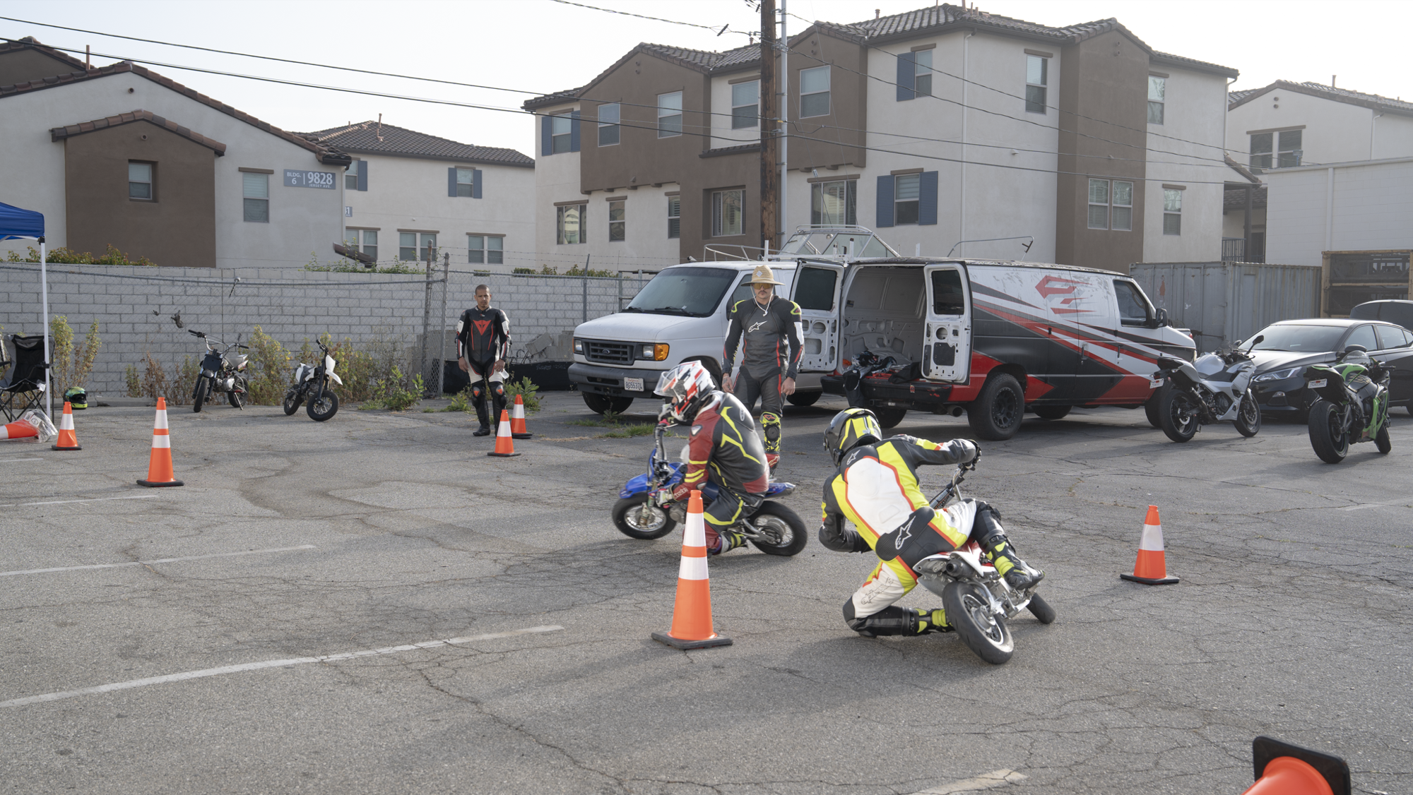 The Curve Syndicate group practice — wide shot